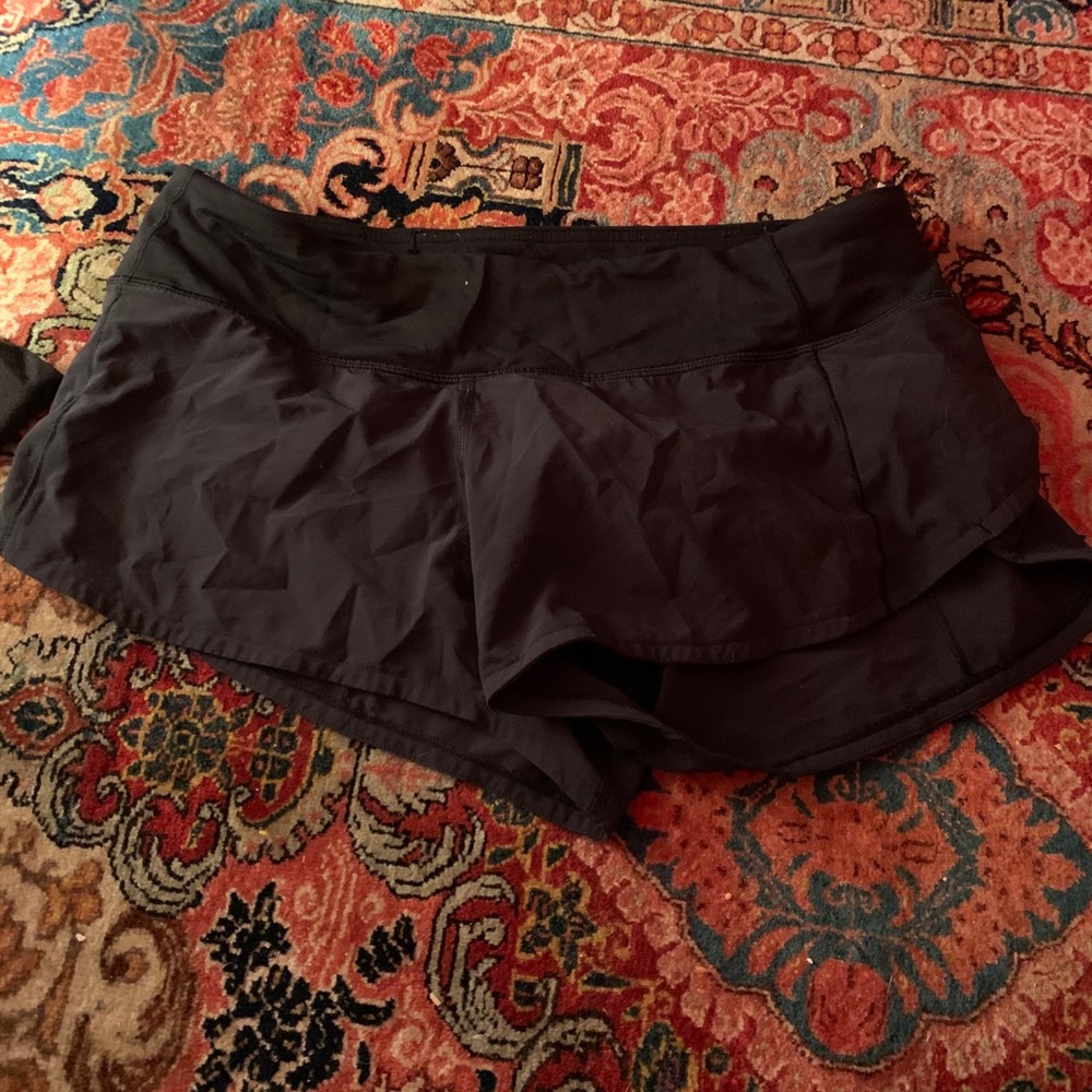 Black lulu lemonds